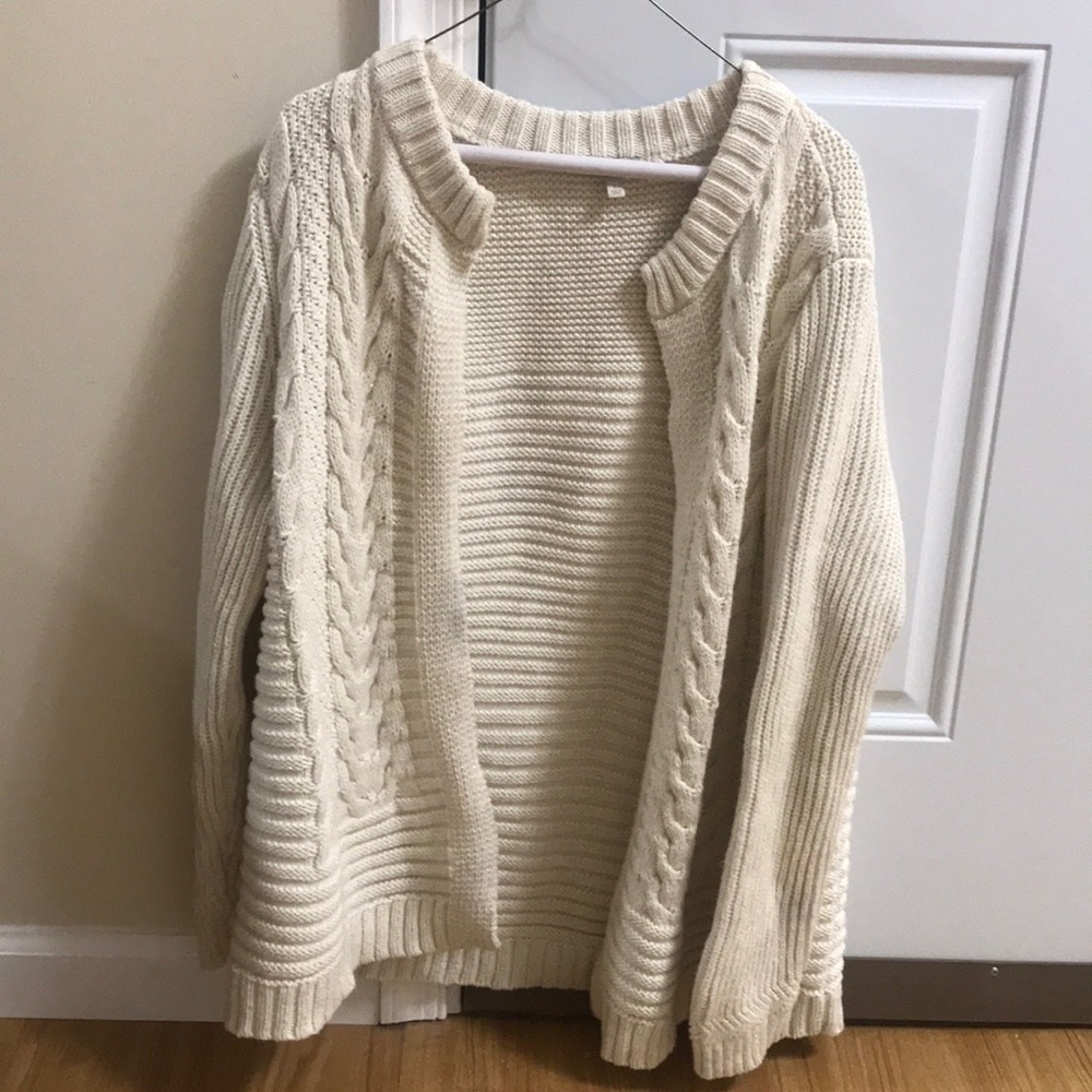 (SOLD)White with gold little sparkles cardigan